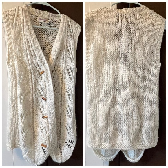 Vintage Sweaters - VTG Wool Blend Sweater Vest Lace Chunky Knit Wooden Toggle Buttons Italy White
